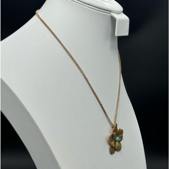 Vintage Joan Rivers Classic Collection Antique Gold Tone Flower Pendant Necklace - Picture 8 of 8